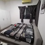 5 Stars Batu Caves Homestay