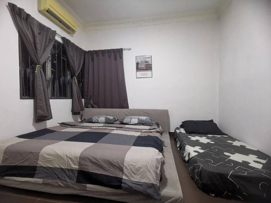 5 Stars Batu Caves Homestay