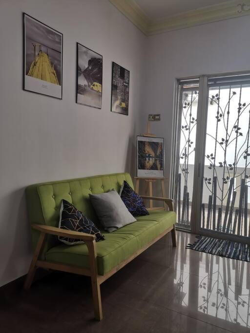 5 Stars Batu Caves Homestay *